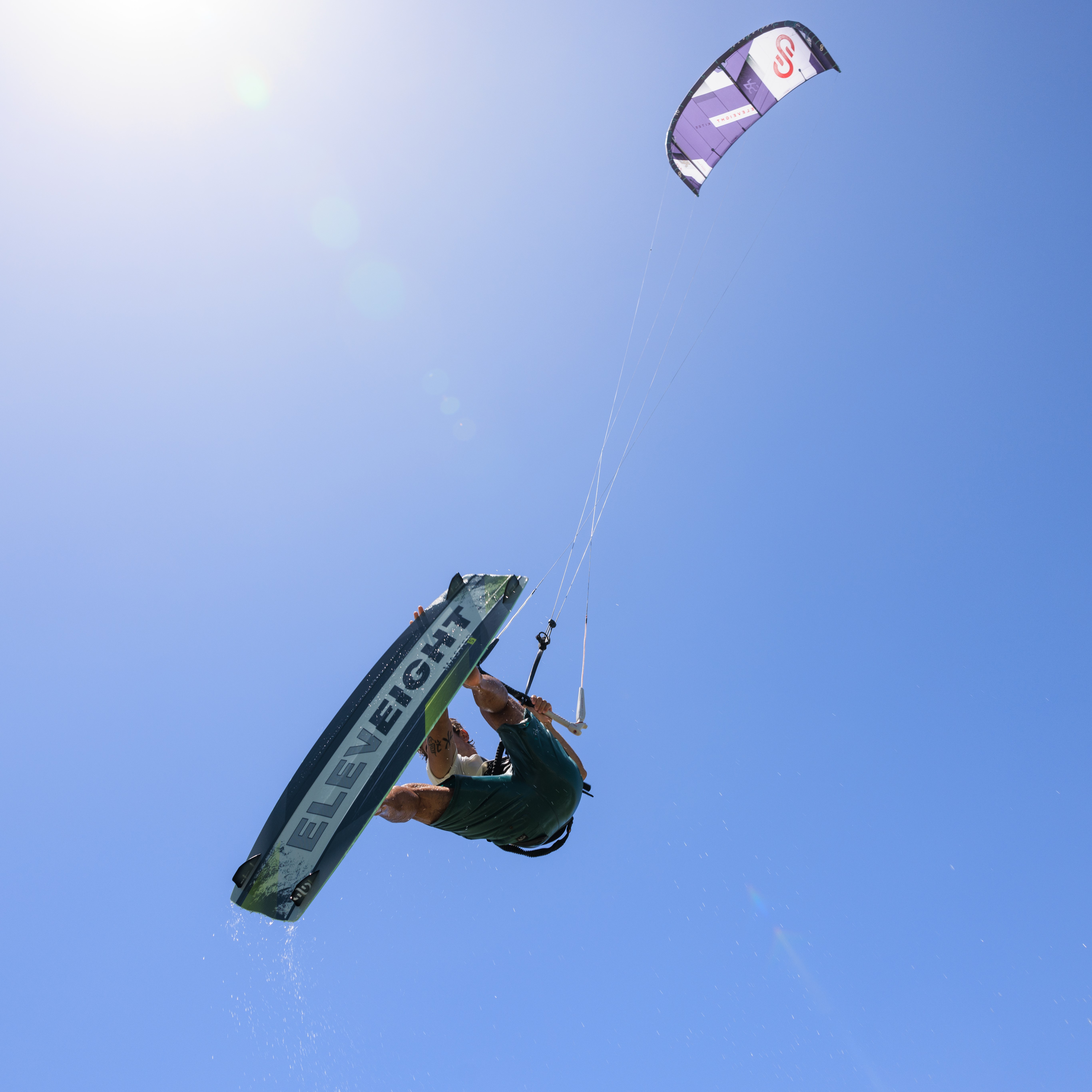 TWINTIP DE KITESURF ELEVEIGHT MASTER V7